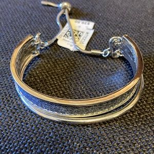 NEW W/TAGS——ALFANI Silver and navy bracelet